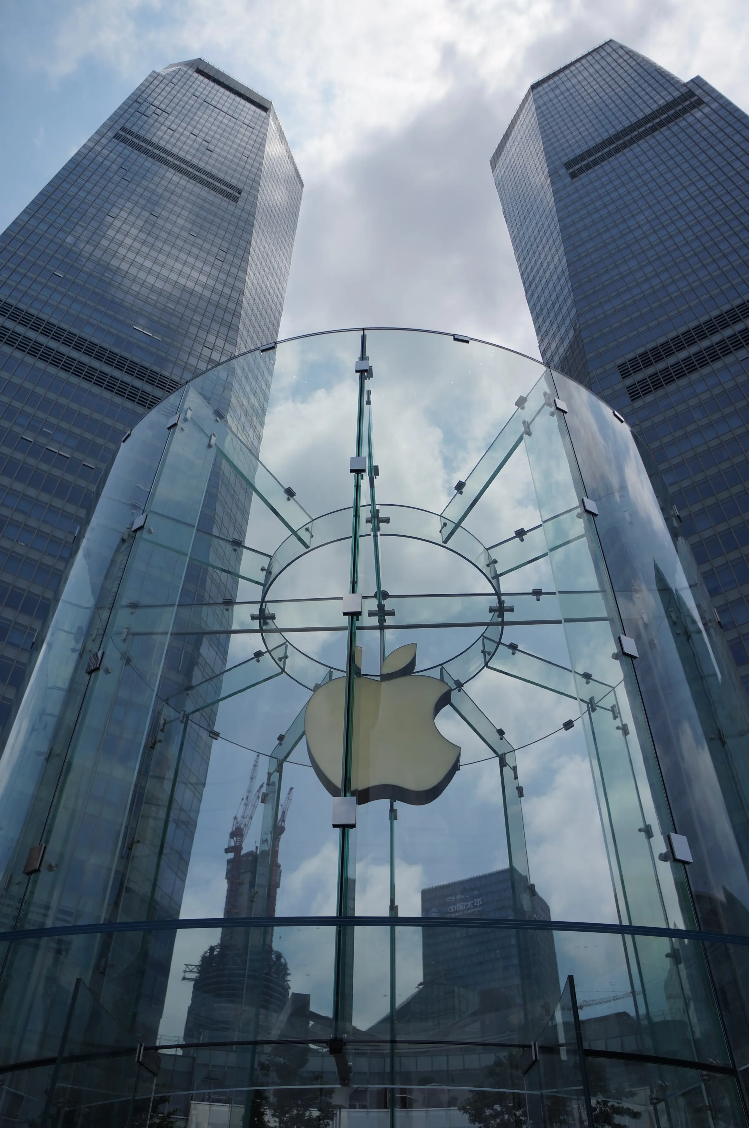 Mittlerweile sogar ganz ohne Karte: Apple Pay und Co. machen es möglich